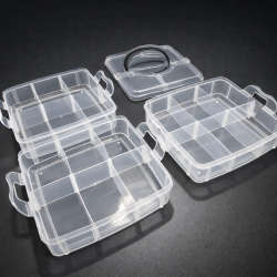 Caja pequeña de plástico para guardar suministros