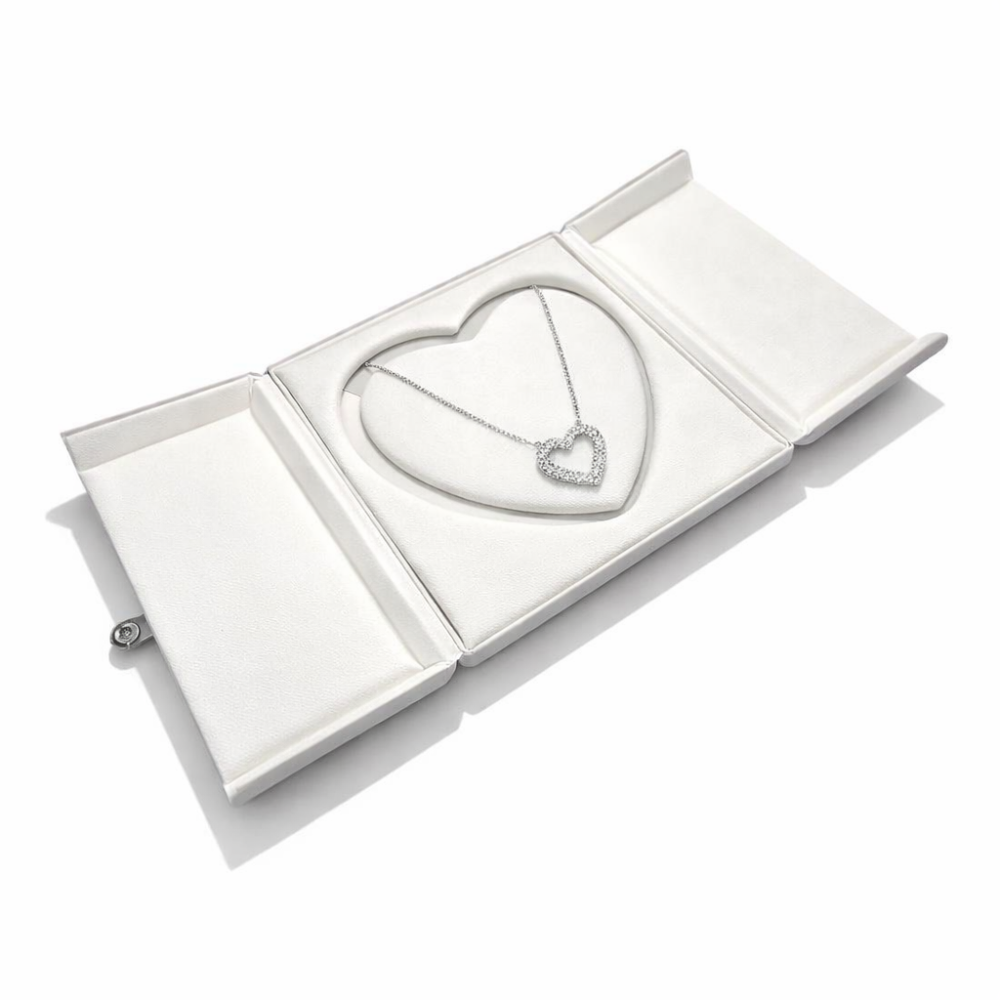 1 estuche grande de joyería de terciopelo gris perla para collar