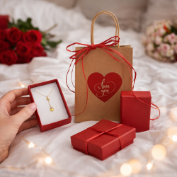 PACK PRIVILEGIO: 24 estuches rojos granadina + 24 bolsas con forma de corazón + rafia - BOBINA + 12 BOLSAS DE REGALO