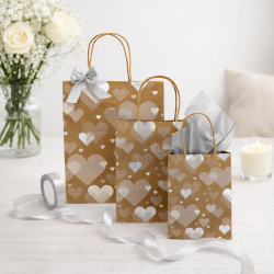 PAQUETE PRESTIGE: 36 bolsas de papel kraft con corazones plateados + papel de seda + cinta de raso - 12 BOLSAS DE REGALO