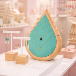 Expositor para collares en forma de gota (talla M) - Colección «Vert Riviera» de madera y ante