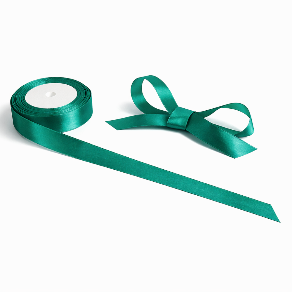 Bobina de cinta de raso de tela color verde esmeralda