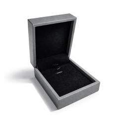 Estuche para cadena y colgante de símil piel gris 7,5 x 8,5 x 3,5 cm