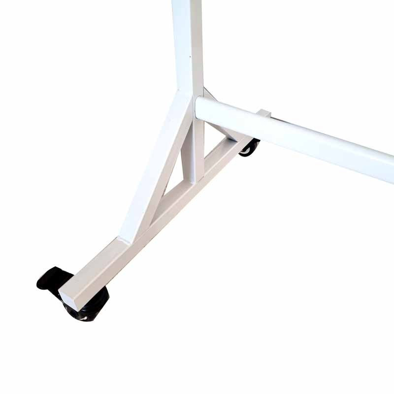 Portant vêtement à roulettes et à hauteur réglable en métal blanc mat