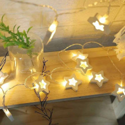 Guirlande de noël lumineuse d'étoiles blanches en bois