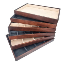 Plateau bijoux en bois foncé et tissu aspect suédine grise à casiers