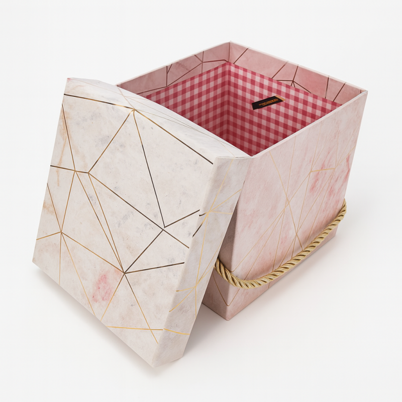 Petite boîte cadeaux carrée rose dragée marbré, petit coffret cordon