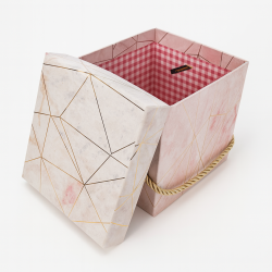 Petite boîte cadeaux carrée rose dragée marbré 9x9x8cm