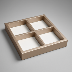 Plateau de présentation à 4 cases en simili cuir 20x19.5x2.5cm - Blanc
