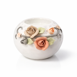 Bougeoir rond en céramique motif sculpté et décoration de fleurs