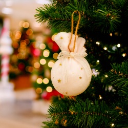 Pack « Noël Nacré » : 30 boules 7 cm en 5 teintes dont 3 offertes