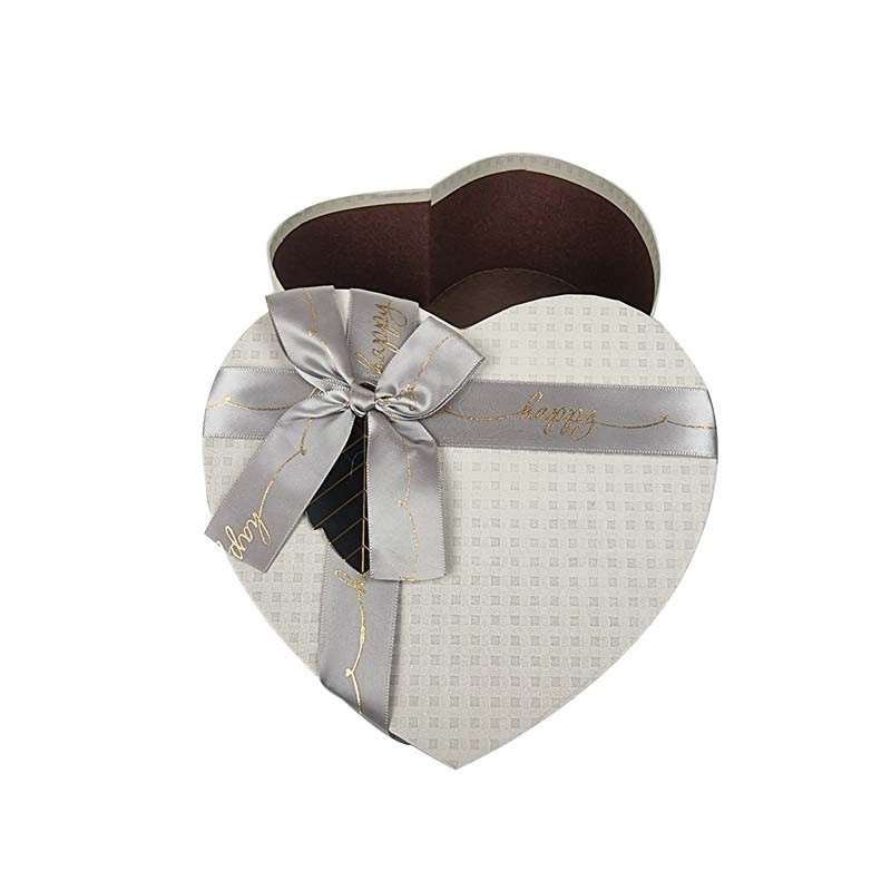 Boîte cadeaux en forme de coeur couleur grise 15x18x7.5cm