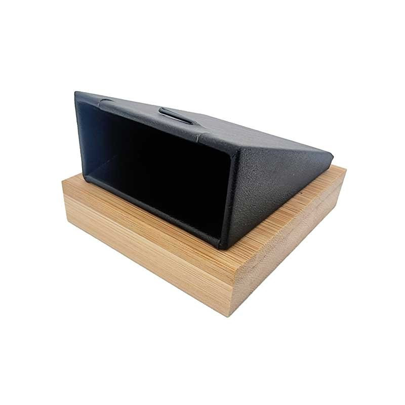 Support bijoux en bois et simili cuir noir pour pendentif
