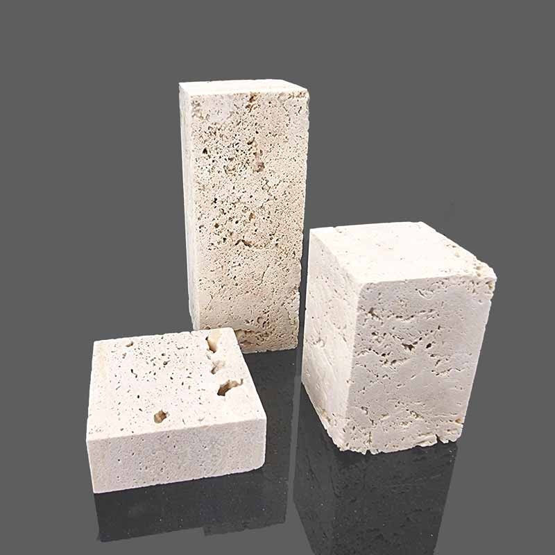 Podium de présentation pour bijoux en pierre naturelle