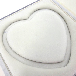 1 grande cofanetto per gioielli in velluto grigio perla per collana