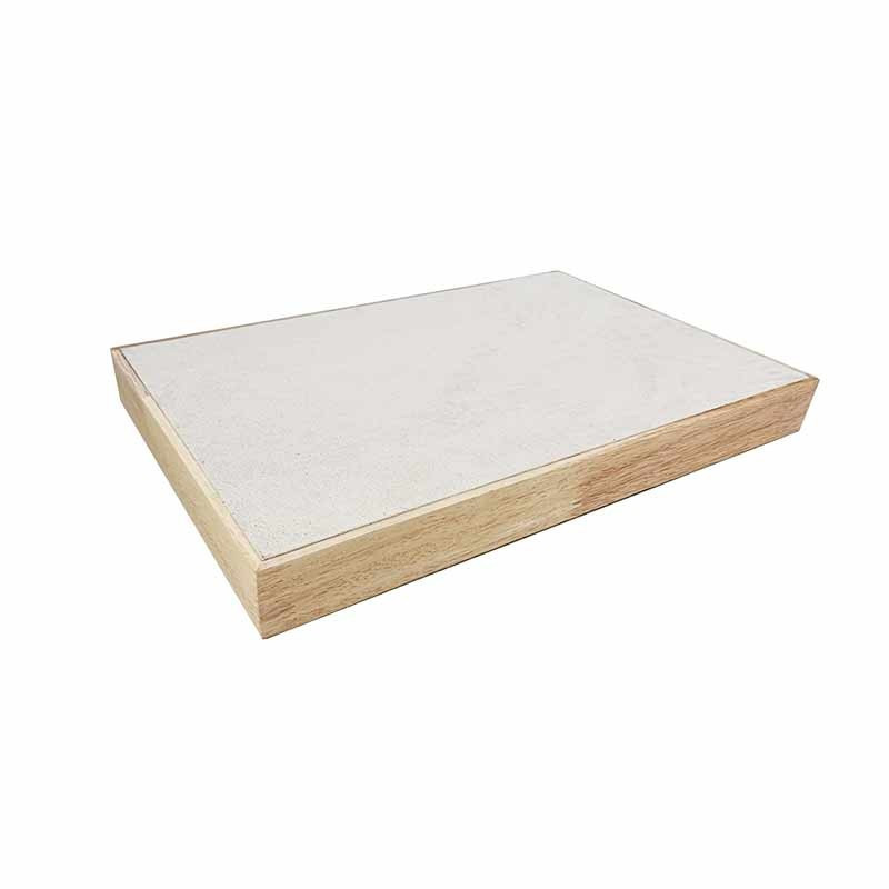 Vassoio da esposizione per vetrina in legno e alcantara beige crema