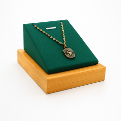 Supporto per gioielli in legno e similpelle verde smeraldo per ciondolo