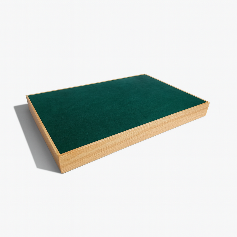 Piccolo vassoio da esposizione in legno e alcantara verde smeraldo
