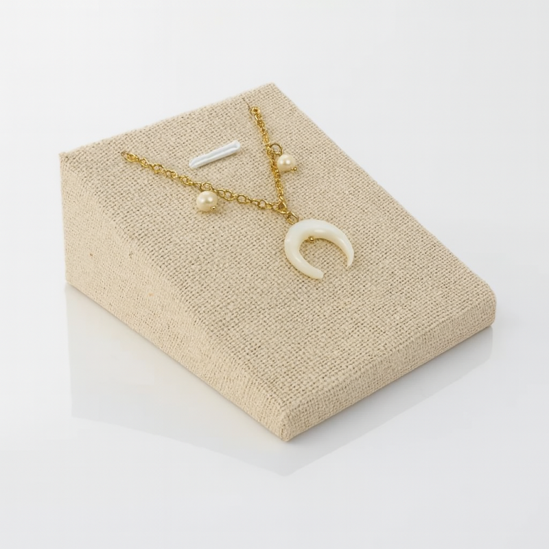 Portagioielli in cotone beige per ciondoli