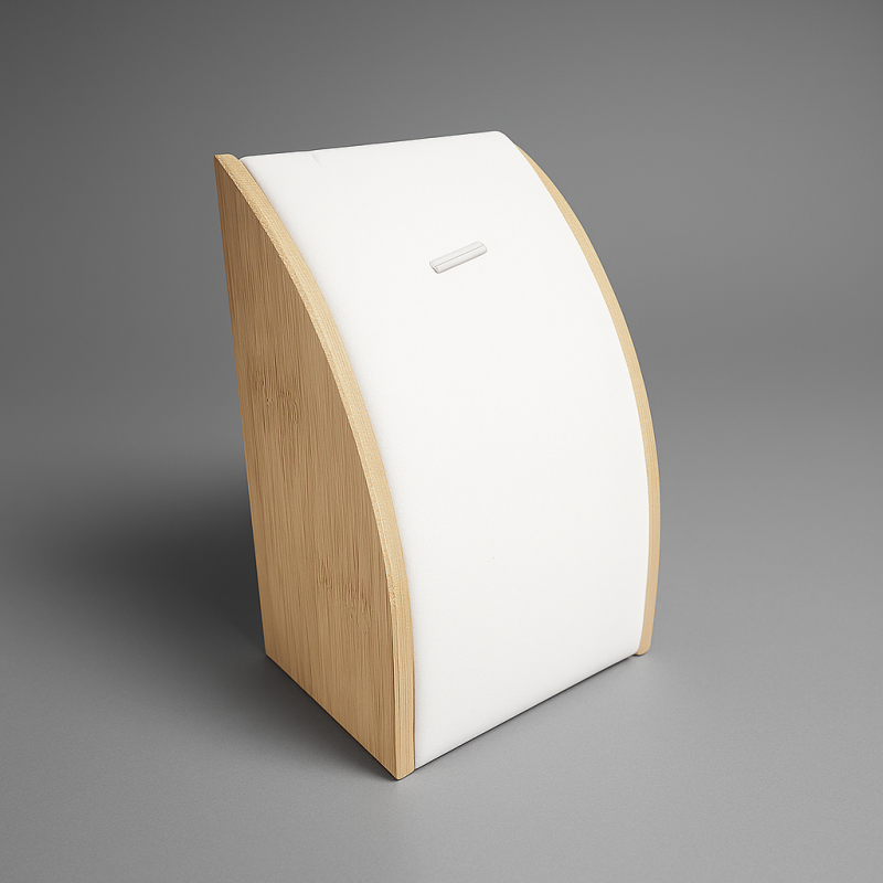 Mini portacollana rettangolare in legno e similpelle bianca