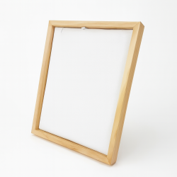 Espositore a cornice per collane o catenine in legno e similpelle bianca