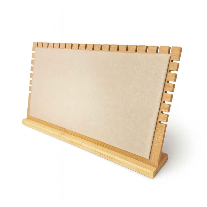 Grande espositore per gioielli con catene in legno e cotone beige