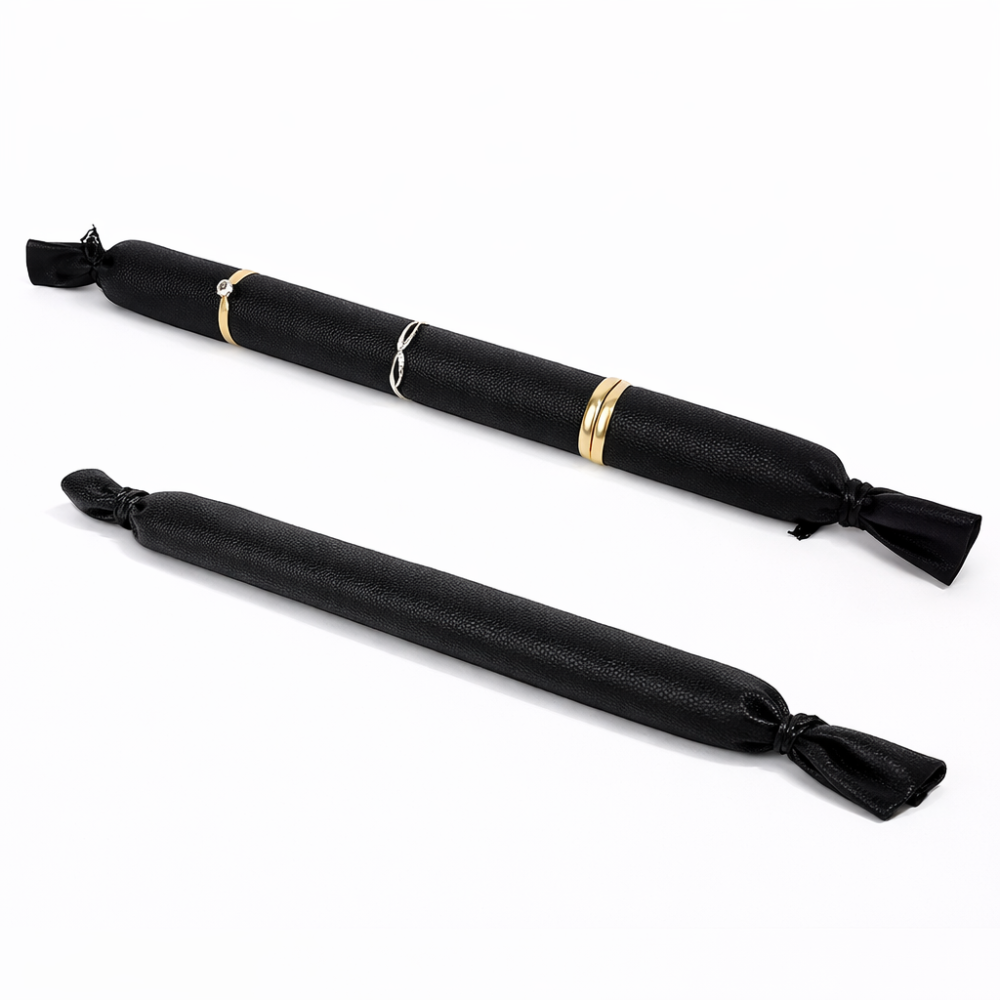 Cuscino lungo in similpelle nera per anelli - 20 cm
