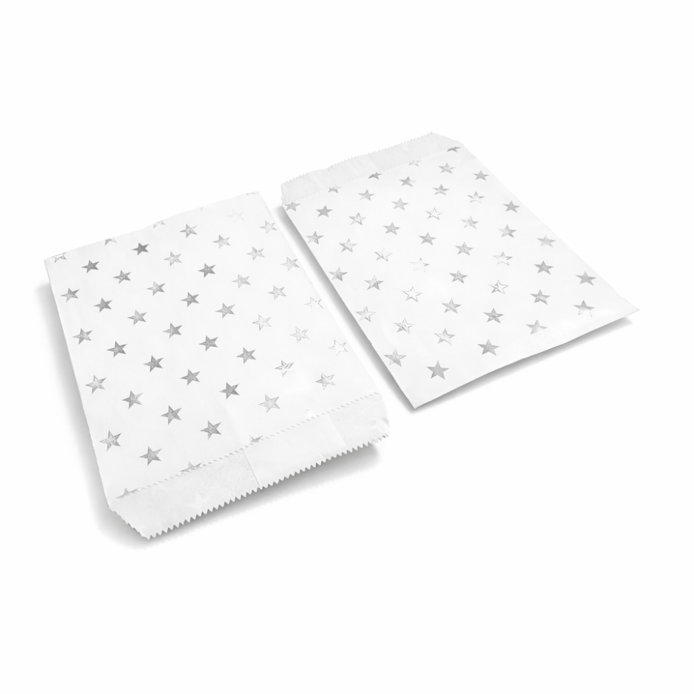 Set da 100 bustine regalo in carta kraft con motivo a stelle argentate su sfondo bianco 16x23 cm
