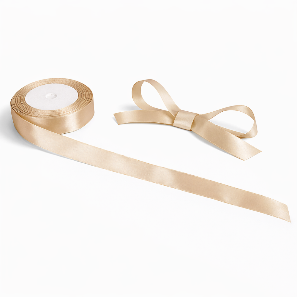 Bobina di nastro satinato in tessuto color beige champagne