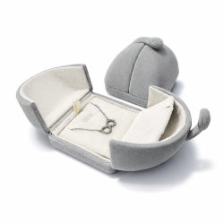1 astuccio per gioielli in velluto grigio perla per collana