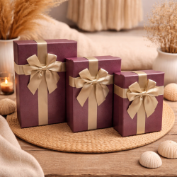 Assortimento di 3 scatole regalo color prugna iridescente con fiocchi dorati