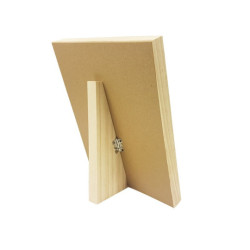 Espositore a cornice per collane in legno e similpelle beige